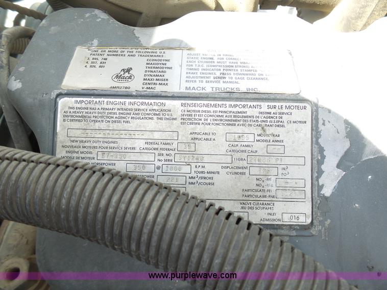 image for item L3205 1996 Mack CL613 water truck