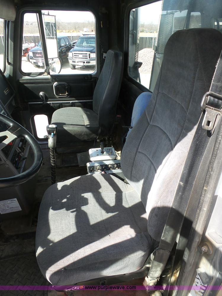 image for item L3205 1996 Mack CL613 water truck