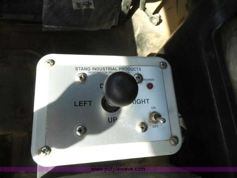 image for item L3205 1996 Mack CL613 water truck