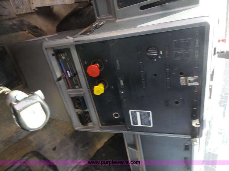 image for item L3205 1996 Mack CL613 water truck