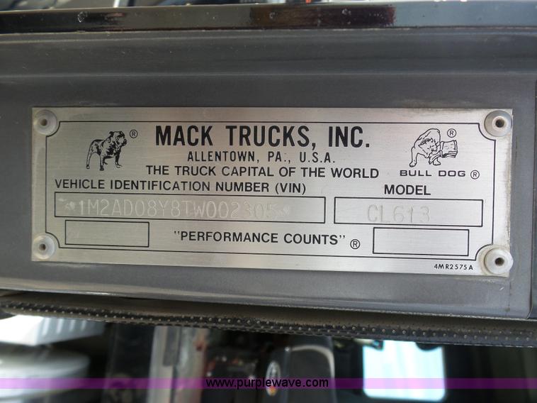 image for item L3205 1996 Mack CL613 water truck