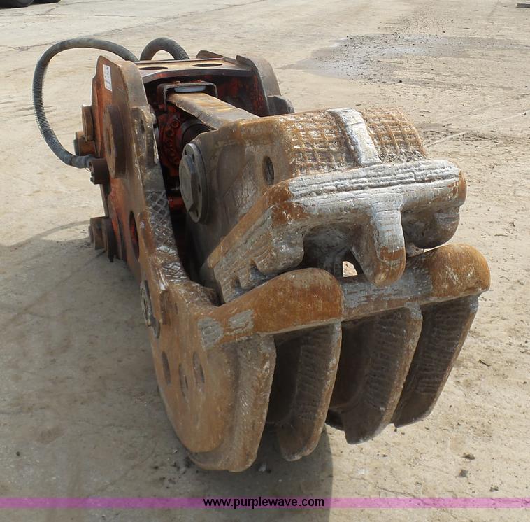 image for item L3206 NPK G26J hydraulic material processor/concrete pulverizer