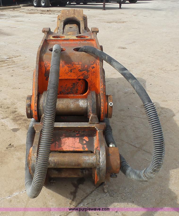 image for item L3206 NPK G26J hydraulic material processor/concrete pulverizer