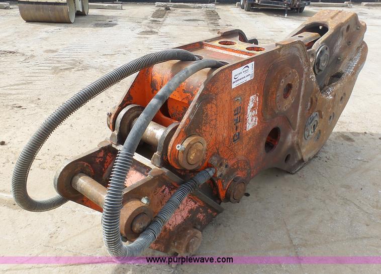 image for item L3206 NPK G26J hydraulic material processor/concrete pulverizer