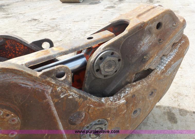 image for item L3206 NPK G26J hydraulic material processor/concrete pulverizer