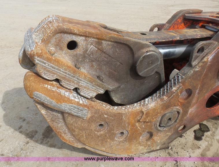 image for item L3206 NPK G26J hydraulic material processor/concrete pulverizer