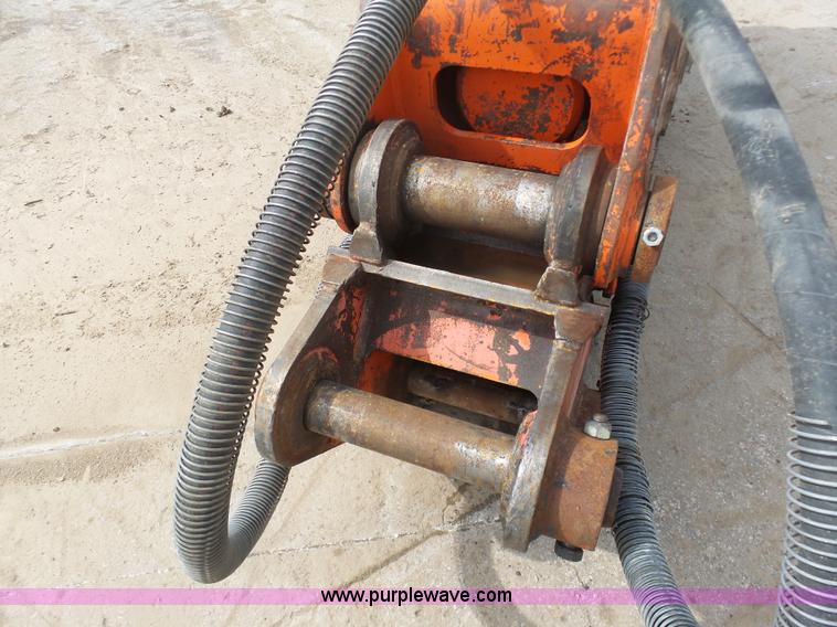 image for item L3206 NPK G26J hydraulic material processor/concrete pulverizer