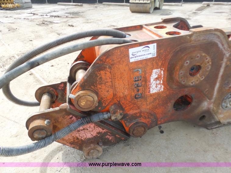 image for item L3206 NPK G26J hydraulic material processor/concrete pulverizer