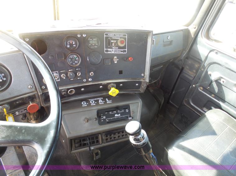 image for item L3209 1988 Mack DM690S roll off truck