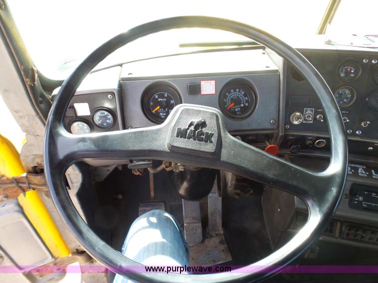 image for item L3209 1988 Mack DM690S roll off truck