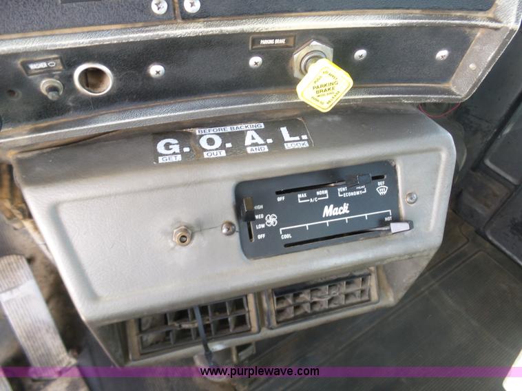 image for item L3209 1988 Mack DM690S roll off truck