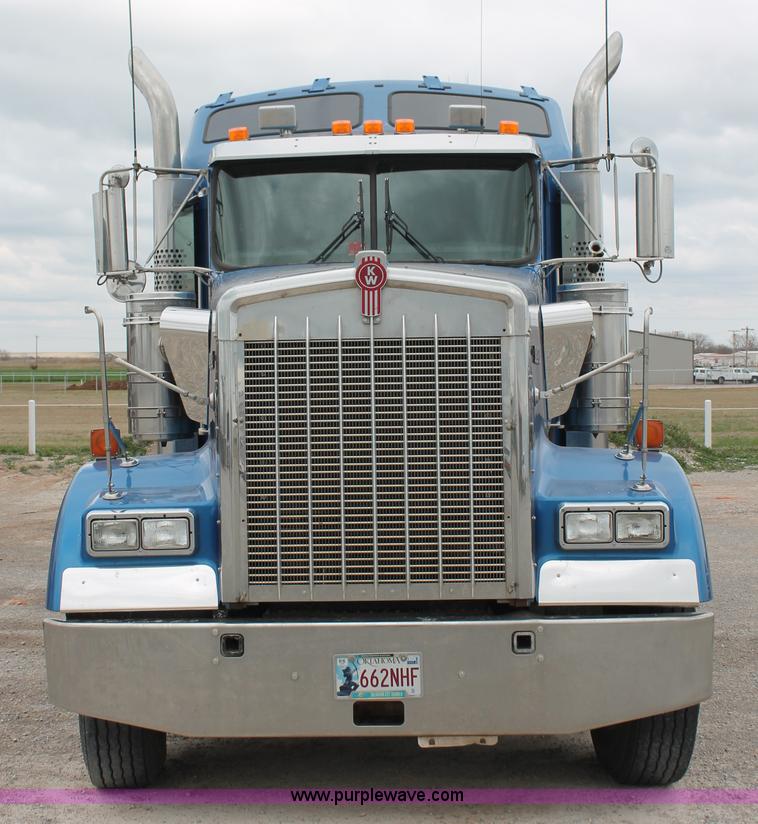 image for item AP9385 2006 Kenworth W900L semi truck