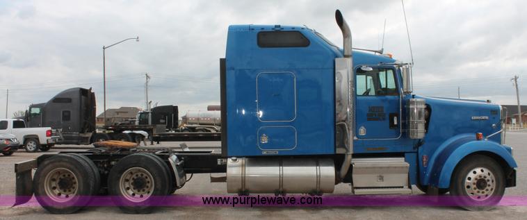 image for item AP9385 2006 Kenworth W900L semi truck
