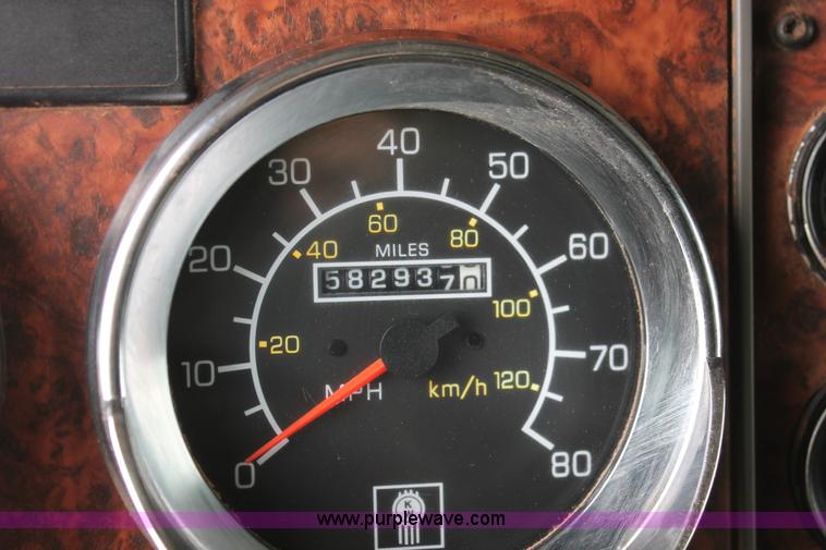 image for item AP9385 2006 Kenworth W900L semi truck