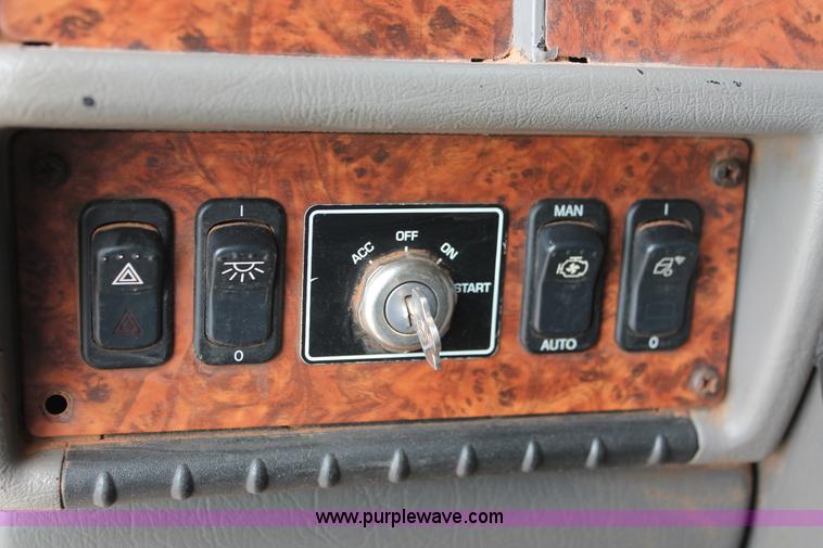 image for item AP9385 2006 Kenworth W900L semi truck