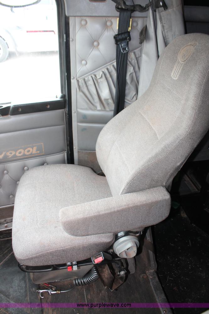 image for item AP9385 2006 Kenworth W900L semi truck