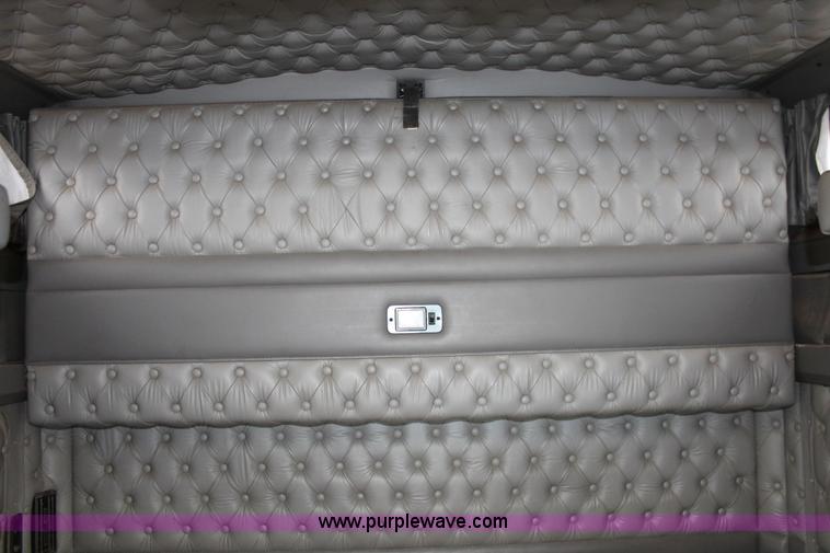 image for item AP9385 2006 Kenworth W900L semi truck