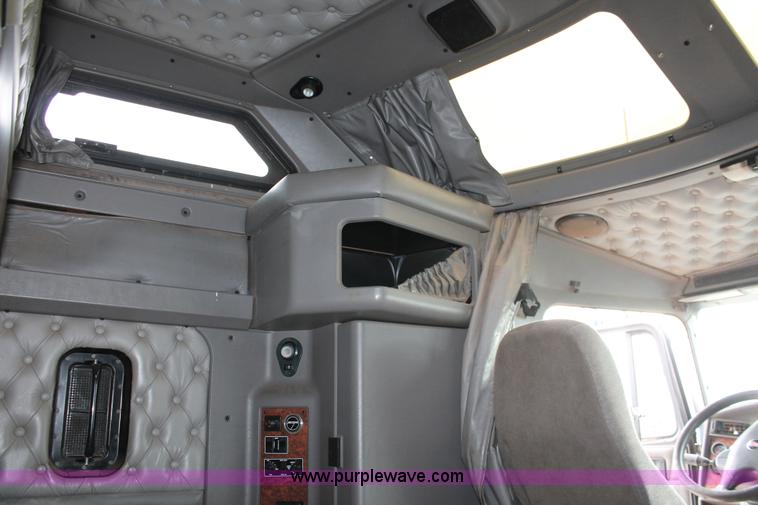 image for item AP9385 2006 Kenworth W900L semi truck