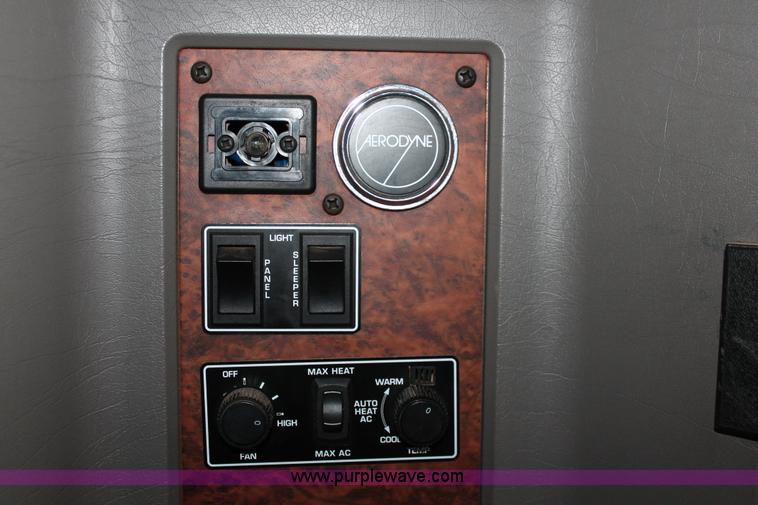 image for item AP9385 2006 Kenworth W900L semi truck