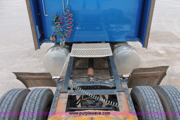 image for item AP9385 2006 Kenworth W900L semi truck