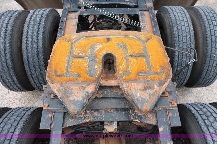 image for item AP9385 2006 Kenworth W900L semi truck