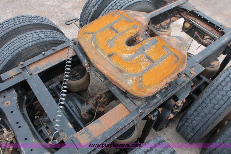 image for item AP9385 2006 Kenworth W900L semi truck