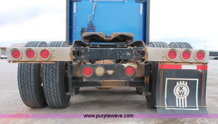 image for item AP9385 2006 Kenworth W900L semi truck