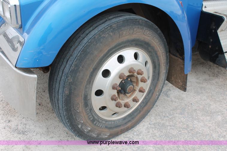 image for item AP9385 2006 Kenworth W900L semi truck