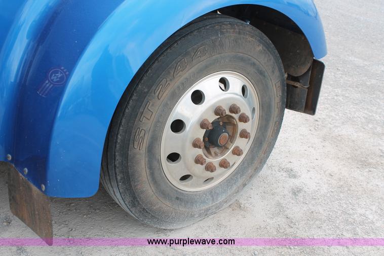 image for item AP9385 2006 Kenworth W900L semi truck