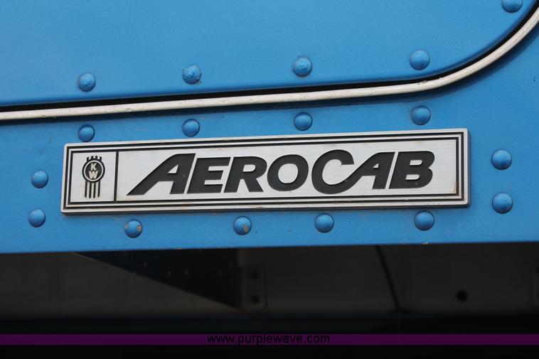 image for item AP9385 2006 Kenworth W900L semi truck