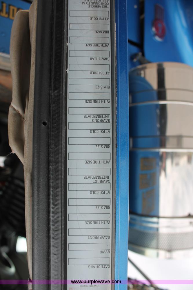 image for item AP9385 2006 Kenworth W900L semi truck