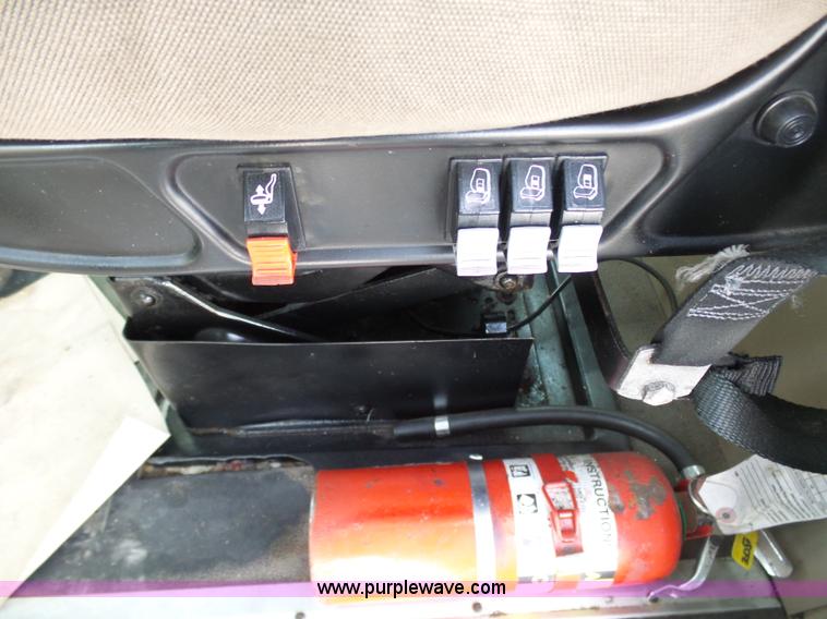 image for item BH9439 2006 International 9400i semi truck