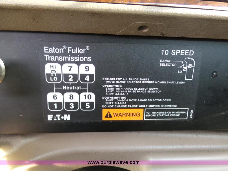 image for item BH9439 2006 International 9400i semi truck