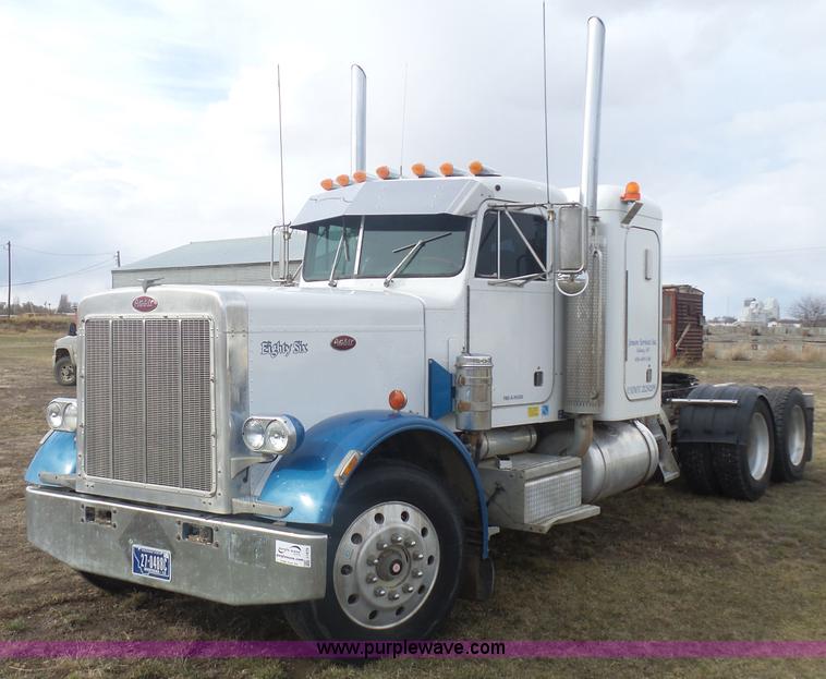 image for item J1679 1986 Peterbilt semi truck