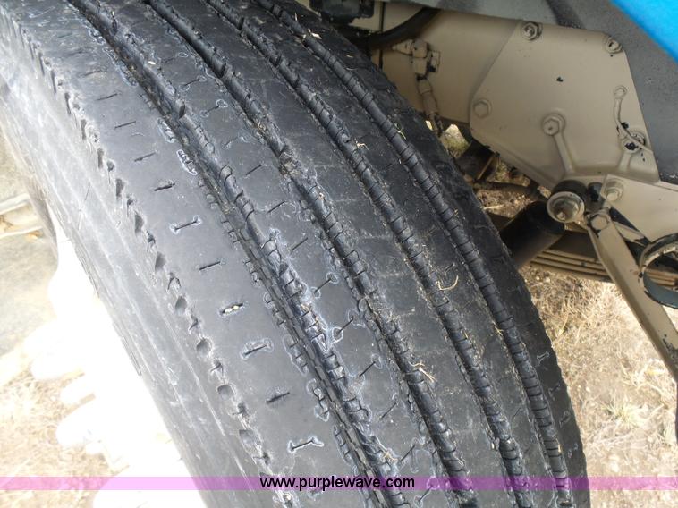 image for item J1679 1986 Peterbilt semi truck