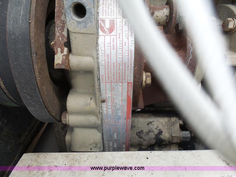 image for item J1679 1986 Peterbilt semi truck