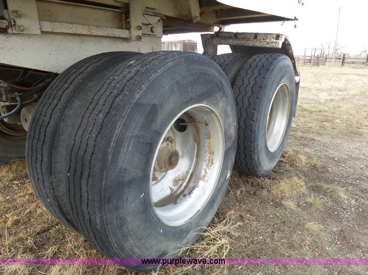 image for item J1680 1990 Clement LW34258TSL dump trailer