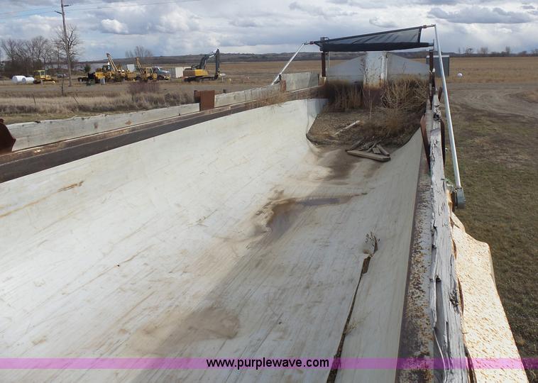 image for item J1680 1990 Clement LW34258TSL dump trailer