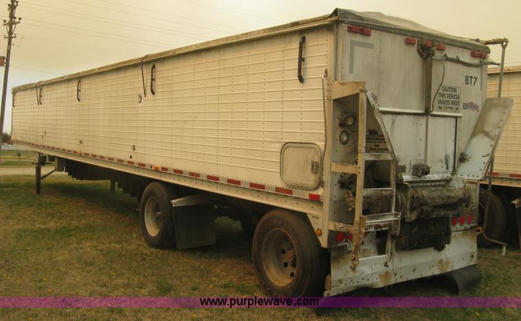 image for item J2847 2008 Wilson DWBT-650 Patriot belt trailer