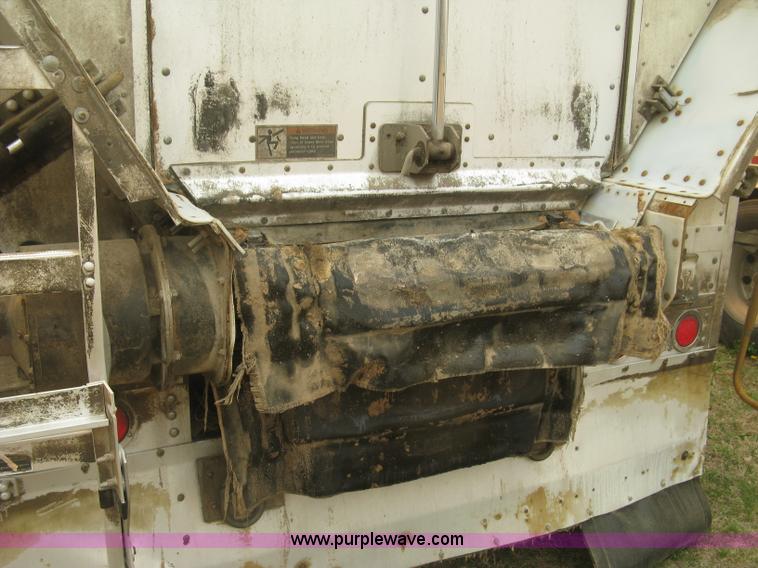 image for item J2847 2008 Wilson DWBT-650 Patriot belt trailer