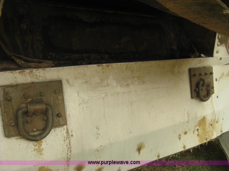 image for item J2847 2008 Wilson DWBT-650 Patriot belt trailer