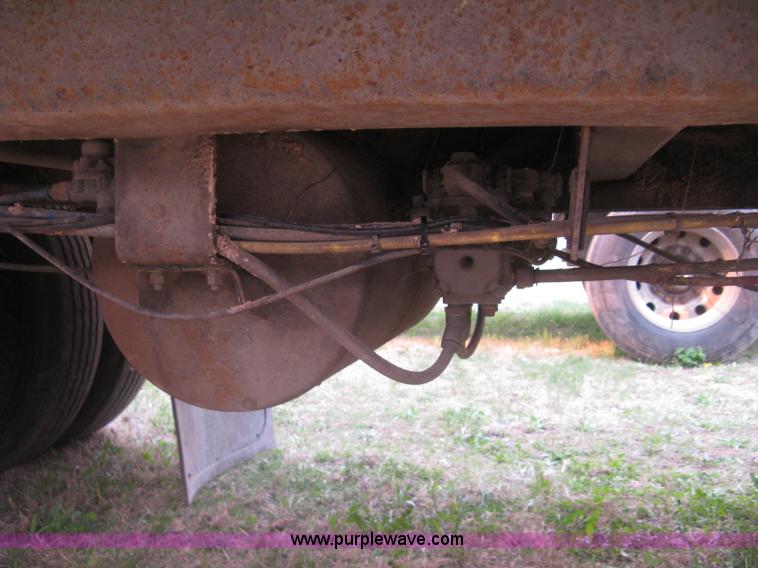 image for item J2847 2008 Wilson DWBT-650 Patriot belt trailer