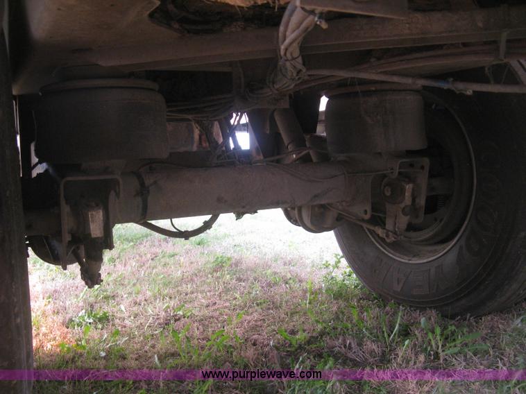 image for item J2847 2008 Wilson DWBT-650 Patriot belt trailer