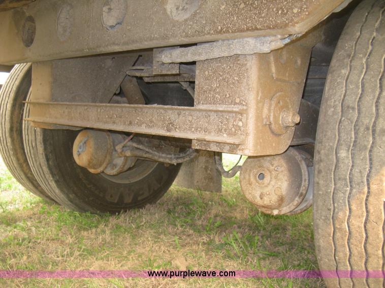 image for item J2847 2008 Wilson DWBT-650 Patriot belt trailer