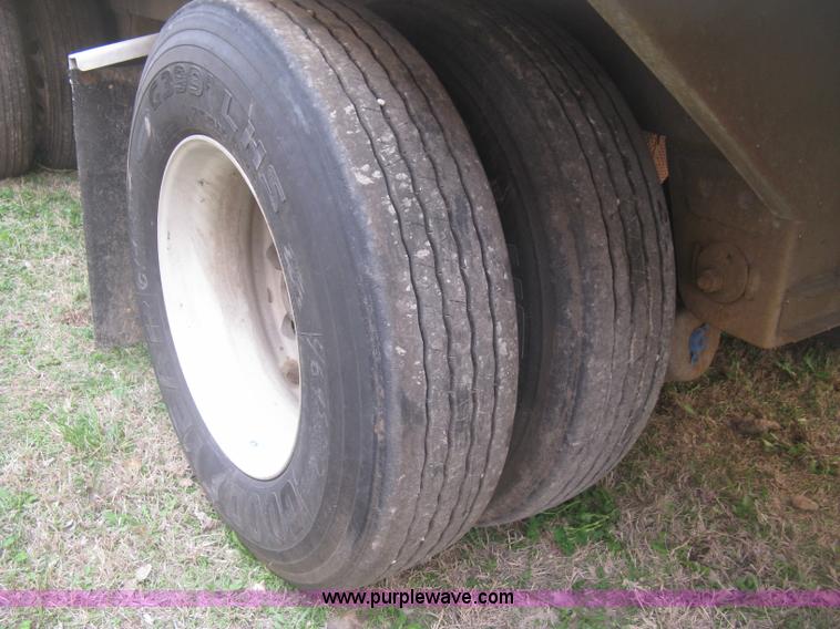 image for item J2847 2008 Wilson DWBT-650 Patriot belt trailer