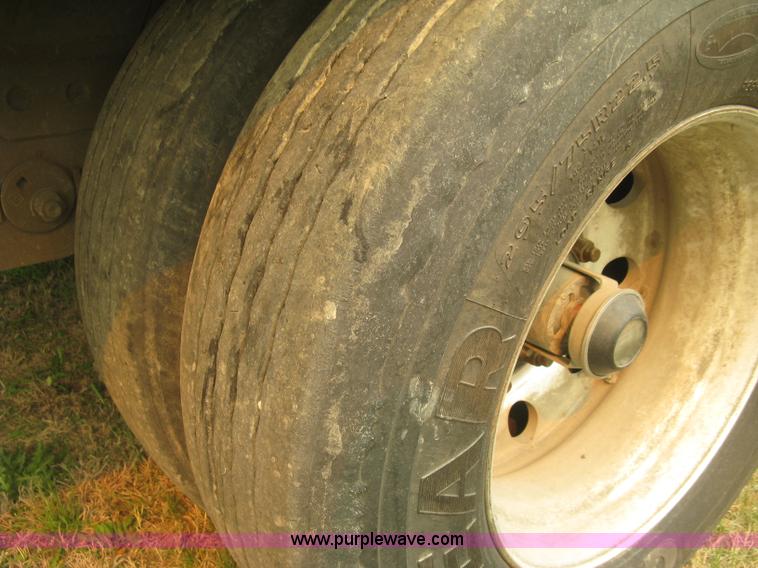 image for item J2847 2008 Wilson DWBT-650 Patriot belt trailer