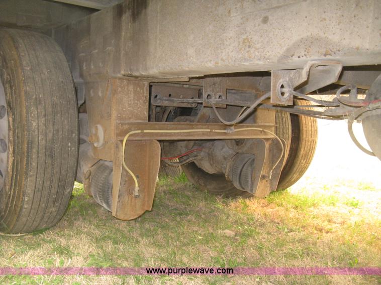 image for item J2847 2008 Wilson DWBT-650 Patriot belt trailer