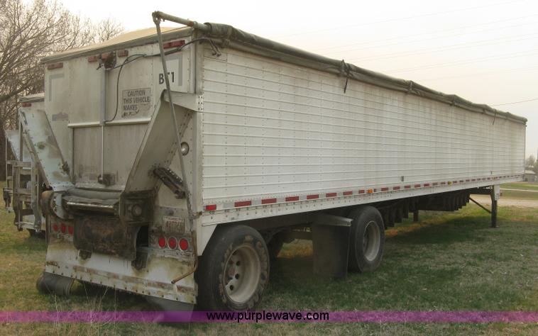 image for item J2848 2008 Wilson DWBT-600 Patriot belt trailer