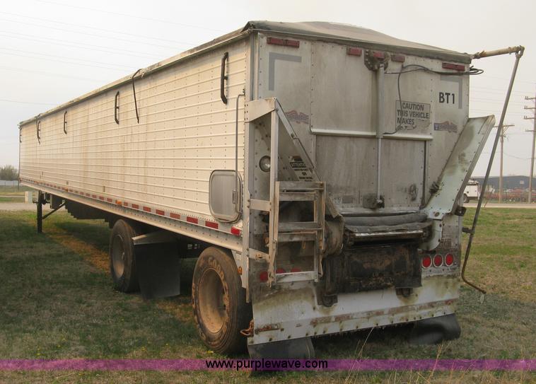 image for item J2848 2008 Wilson DWBT-600 Patriot belt trailer