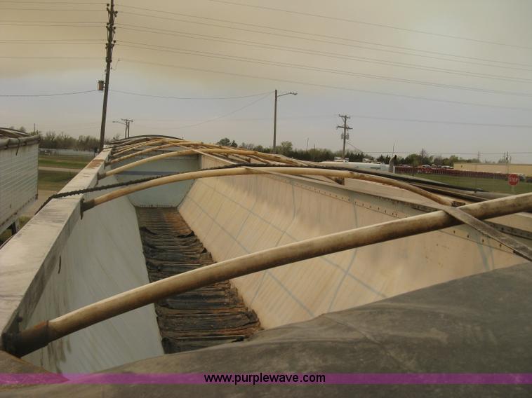 image for item J2848 2008 Wilson DWBT-600 Patriot belt trailer